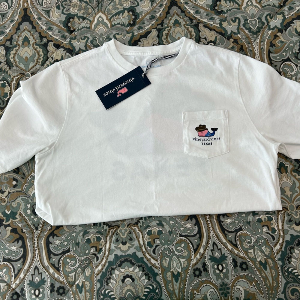 Vineyard Vines White Pocket Tee with Multicolor Whale Patch